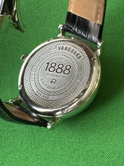 Продам швейцарський годинник Roamer Vanguard 934950 42mm