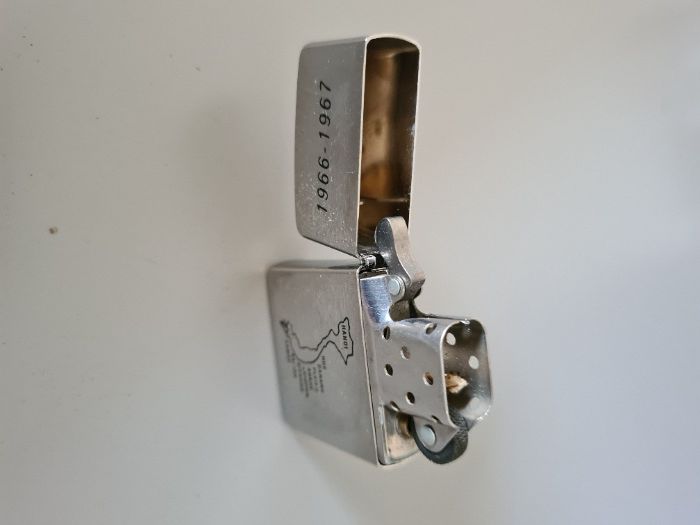 Isqueiro Zippo novo
