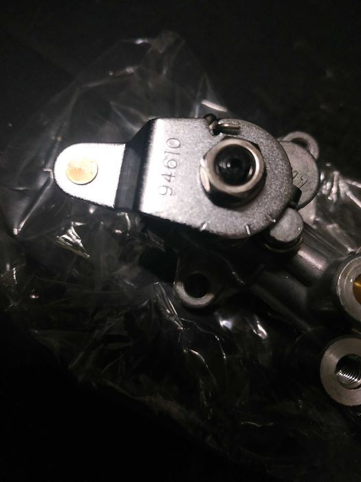 Dozownik oleju silnik Suzuki DT140 Nowy