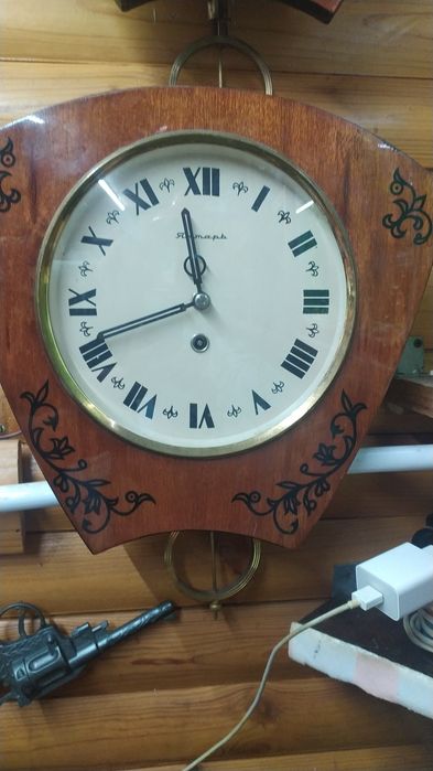 Настінні годинники Янтарь.