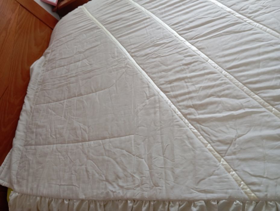 Edredão de cama de casal com 3 almofadas