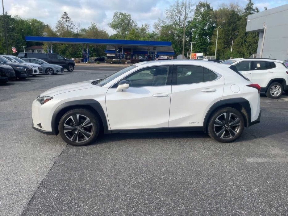 Lexus UX 250h      2020