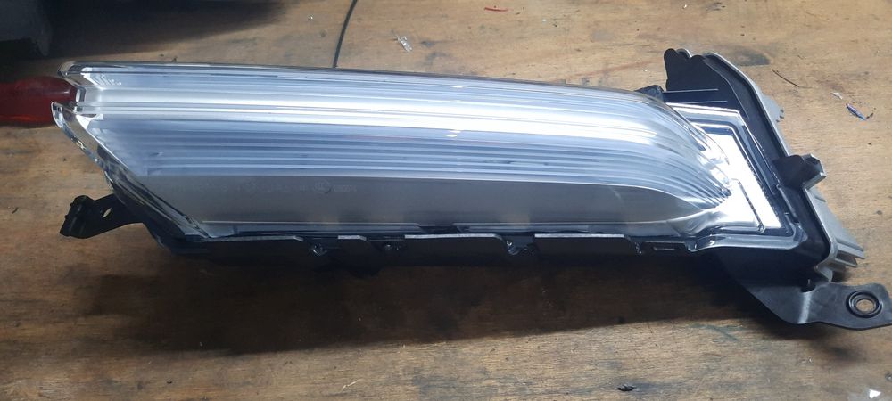 Farol Diurno Porsche Panamera (971)