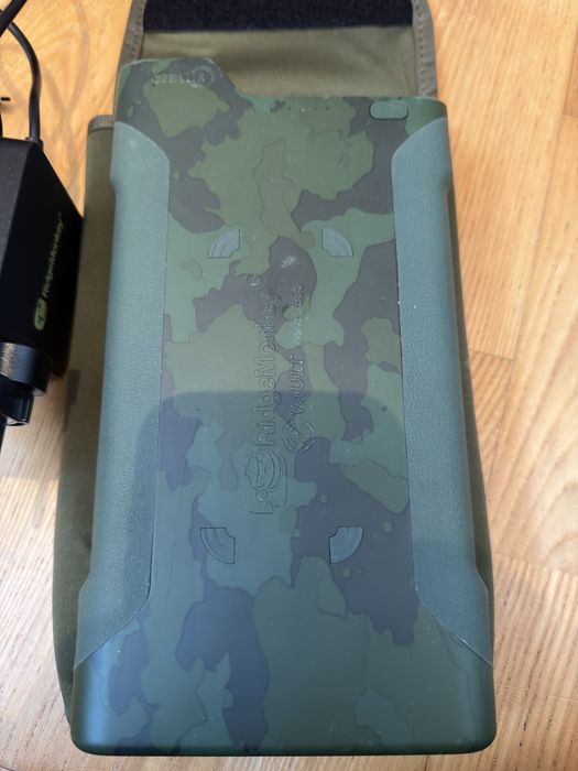Ridge Monkey PowerBank Vault C-Smart Wireless 77850mAh Camo