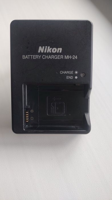 Зарядний пристрій  МН-24 для Nikon