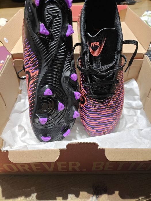 Buty piłkarskie, Korki PUMA Future 8