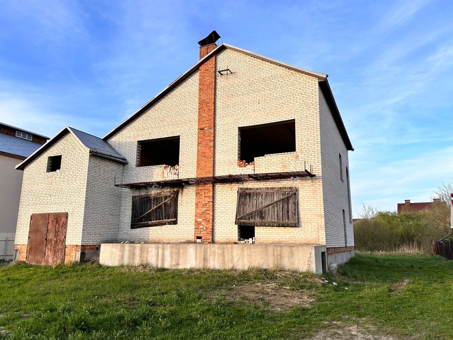 Продам будинок в м. Пустомити