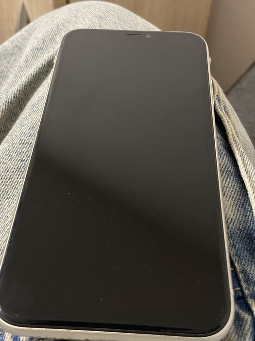 Iphone 11 64gb 82% baterii