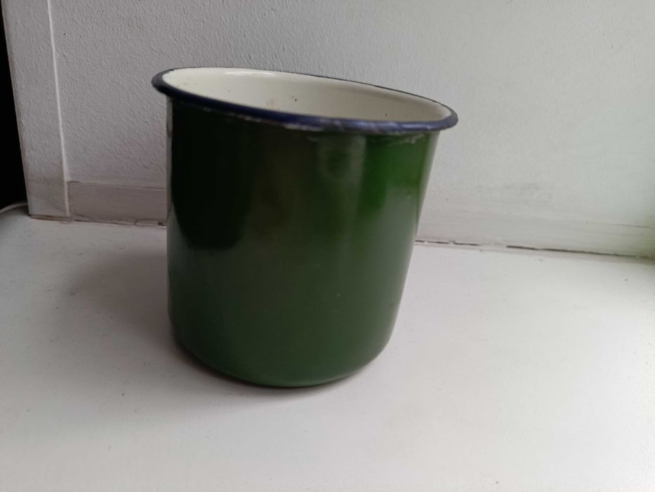 Эмалированная кружка армейская