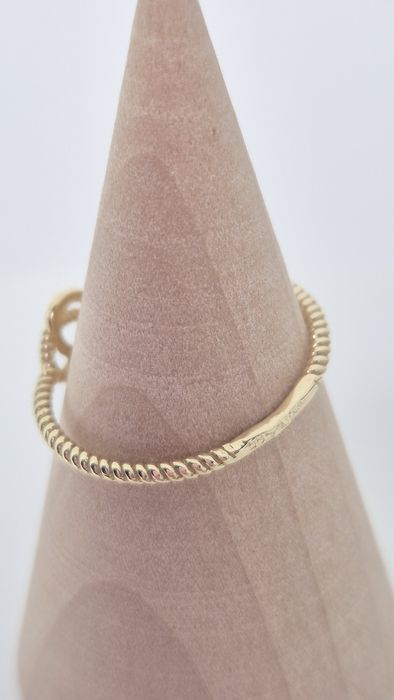 Nowy złoty pierścionek serce znak nieskończoności przeplatany delikatn