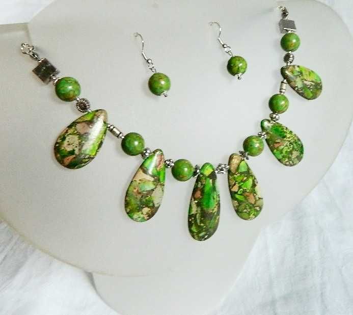 Zielony jaspis cesarski, okazały naszyjnik, kolia i kolczyki, komplet