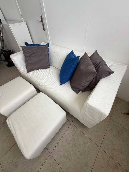 Sofá IKEA KLIPPAN + 2 Puffs/Repousa-pés + Almofadas