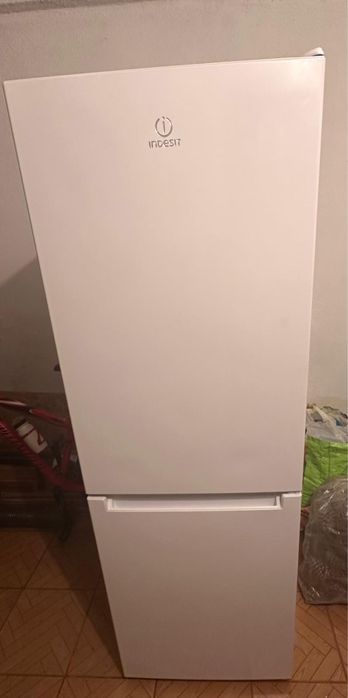Frigorifico combinado Indesit Eficiencia A++ - LR7 S2 W - 307L
