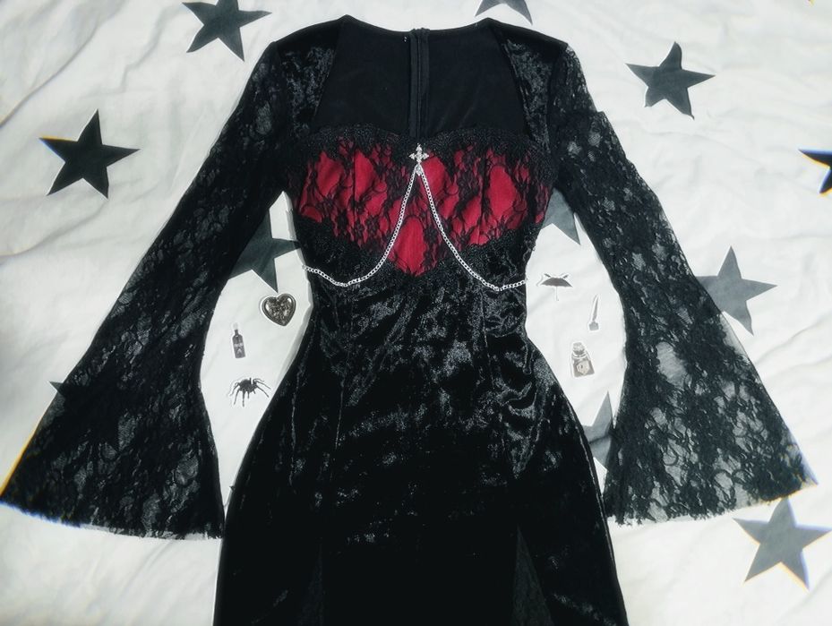 чорна готична сукня