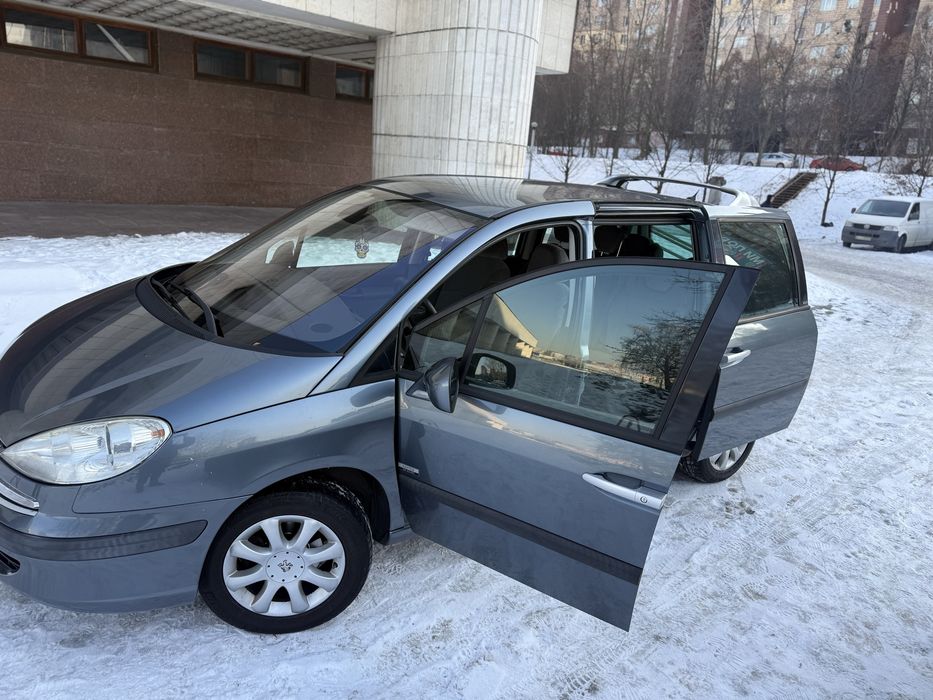 Peugeot 807 TDI 2.0  хороша комплектація