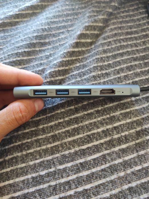 Adaptador USB e HDMI/Hub USB-c isy