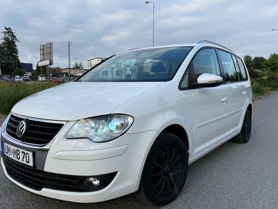 Volkswagen Touran Rodzinny Touran 1.6 Benz.102KM 7 Osobowy Parktroniki Klimatron Hak