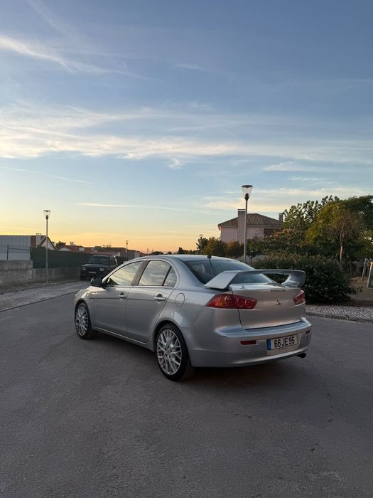 Mitsubishi Lancer 1.5 Invite