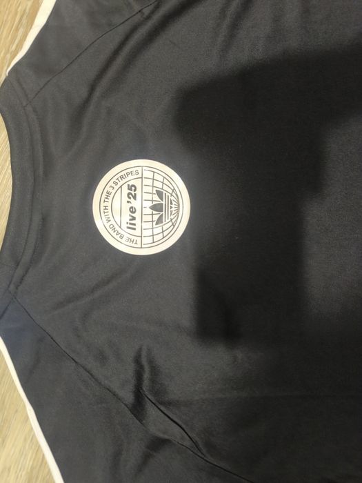 T-shirt nova com etiqueta