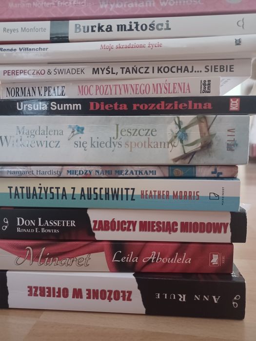 Zestaw dwunastu książek dla kobiet.Książki dla kobiet.