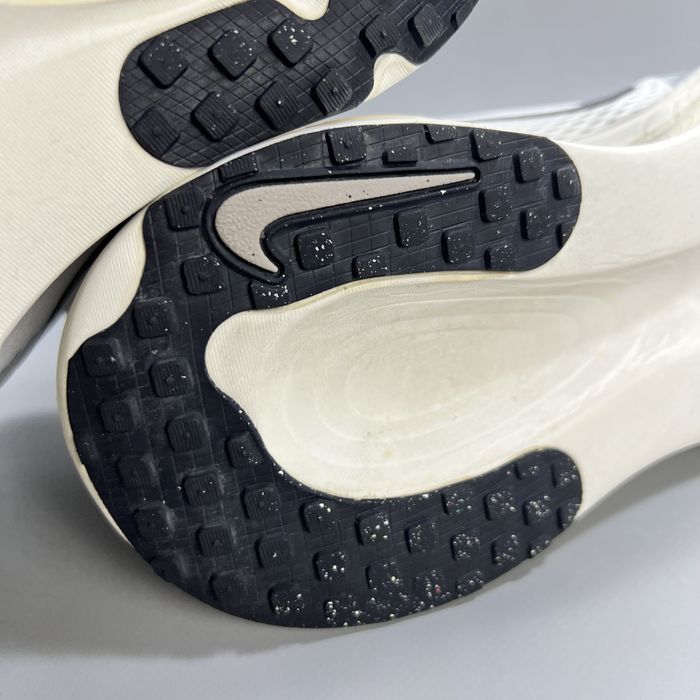 Бігові кросівки  чоловічі Nike Vomero 18 «Coconut Milk» (HM6803-101)