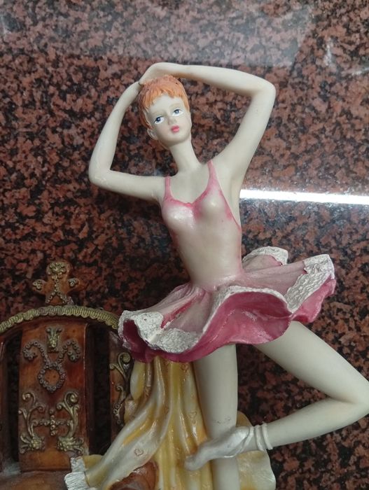 Estatuetas porcelana antigas