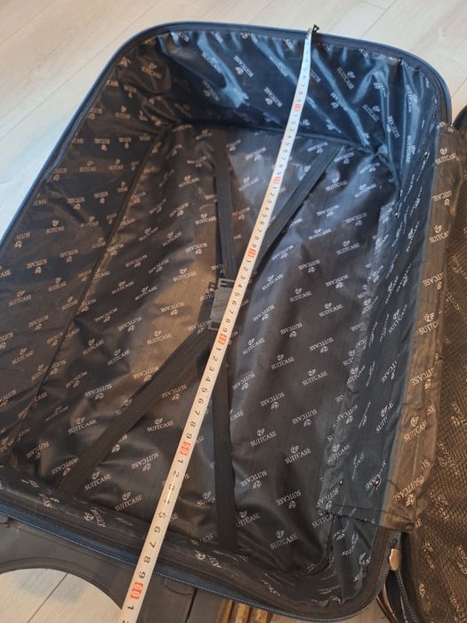 Walizka Suitcase 59 x 42 (mierzone)