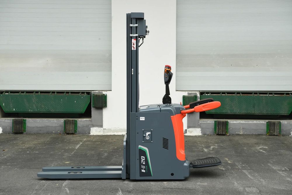 Heli CDD20-A2FLIH  Elektryczny wózek z masztem i podestem CDD20-A2FLiH, Triplex, LI-ON