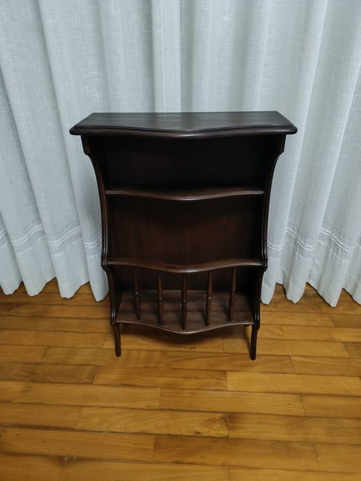 Móvel antigo de apoio restaurado estilo inglês em madeira de mogno