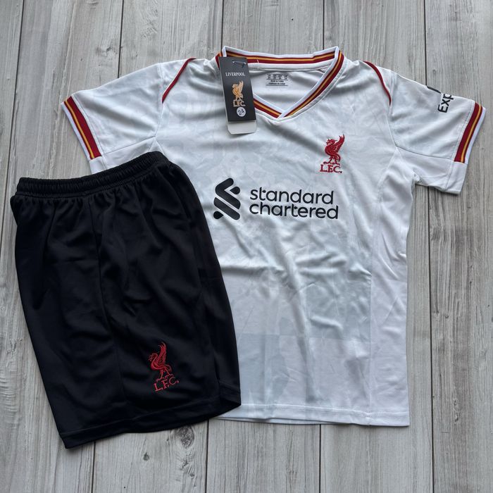 Komplet piłkarski koszulka Liverpool Fc rozmiar 140