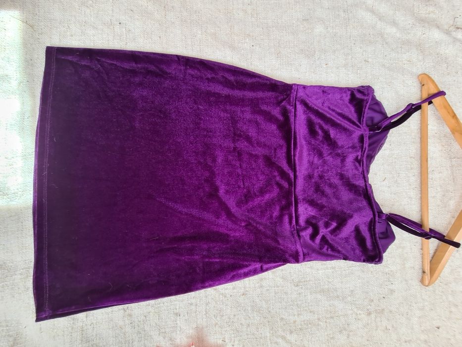 Sukienka welurowa marki Asos Luxe rozm. 36