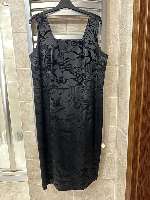 Sukienka mała czarna Marconi rozmiar 48