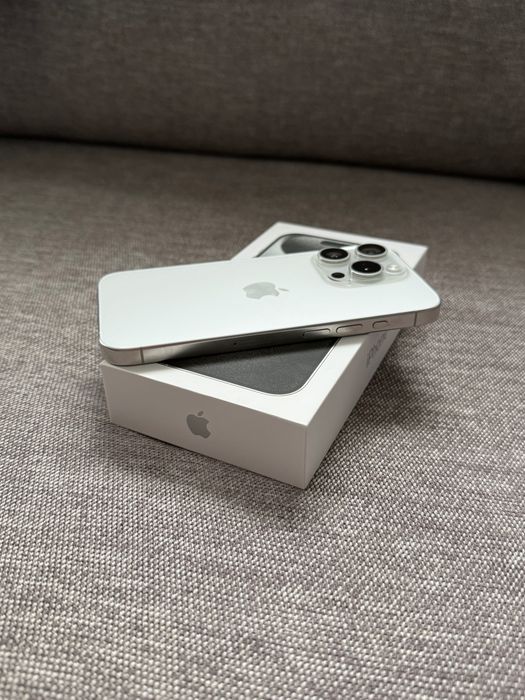 iPhone 15 Pro White