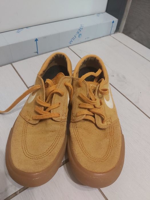 Замшеві кросівки Nike 41р.