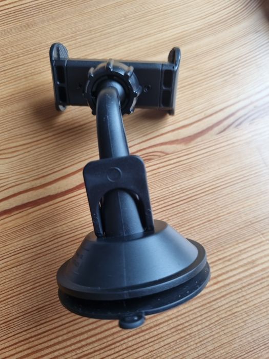 Uchwyt na telefon do auta z tchibo