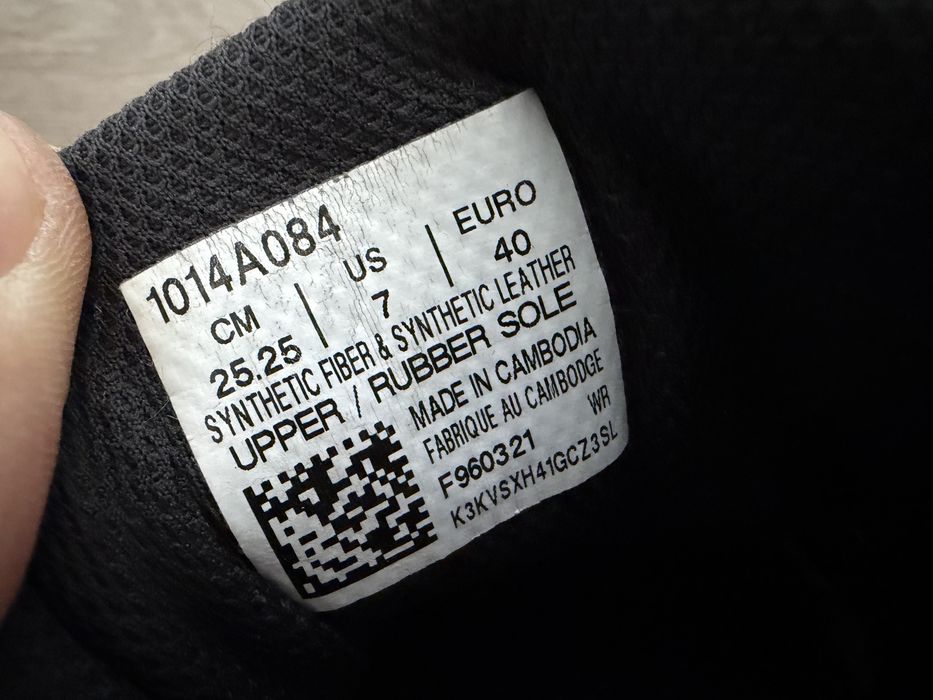 Кросівки Asics 40 розмір