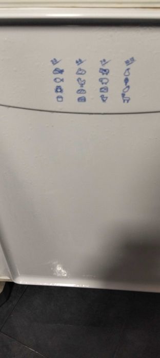 Vendo frigorífico combinado da marca Indesit BAN 12