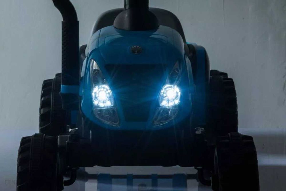Traktor Z Przyczepą na akumulator New Holland T7
