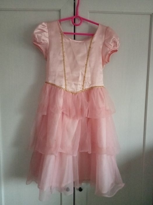 Różowa sukienka na bal dla dziewczynki na 6-7 lat