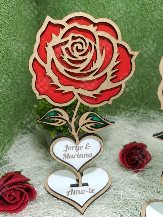 Rosa em MDF com Base Personalizada