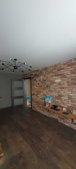 Продам 2 -х кімнатну квартиру м. Зміїв