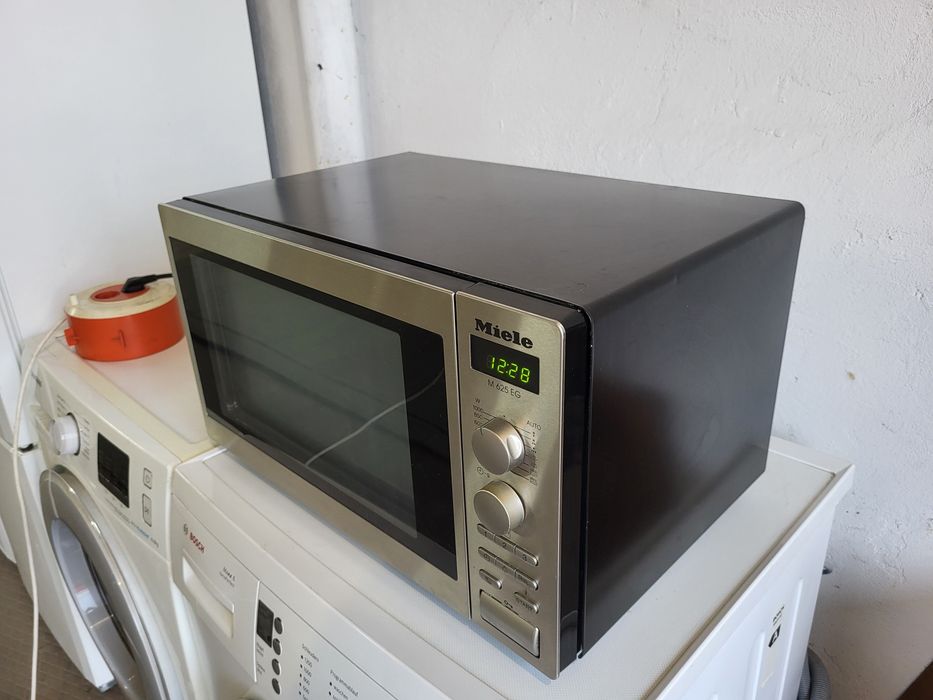 Мікрохвильова піч Miele 25л 1000w нержавійка  з грилем