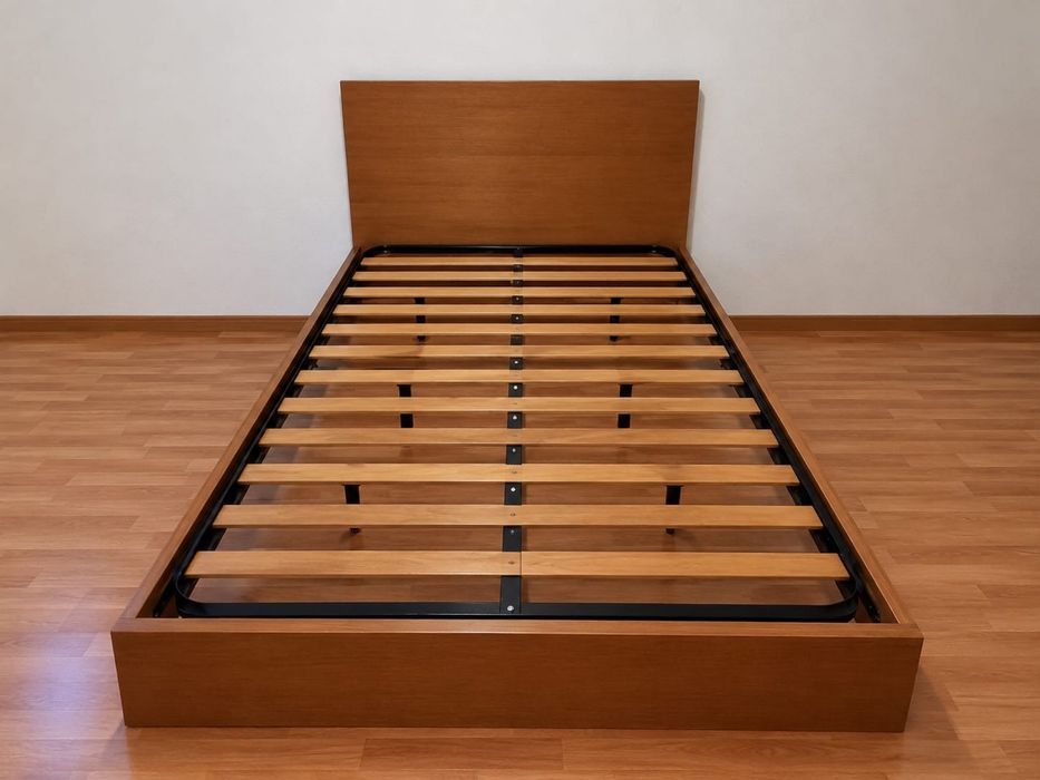 Cama de corpo e meio como nova