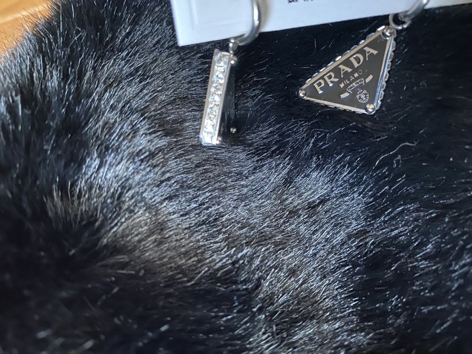 Сережки у стилі Prada з камінцями сталь
