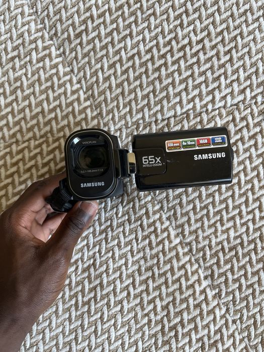 Camera fotografica em bom estado.