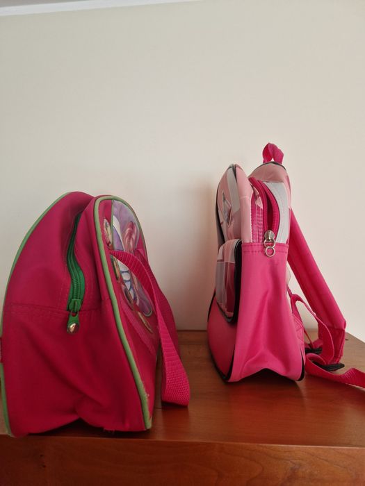 Mochila "Barbie" e saco de desporto "Witch" de menina