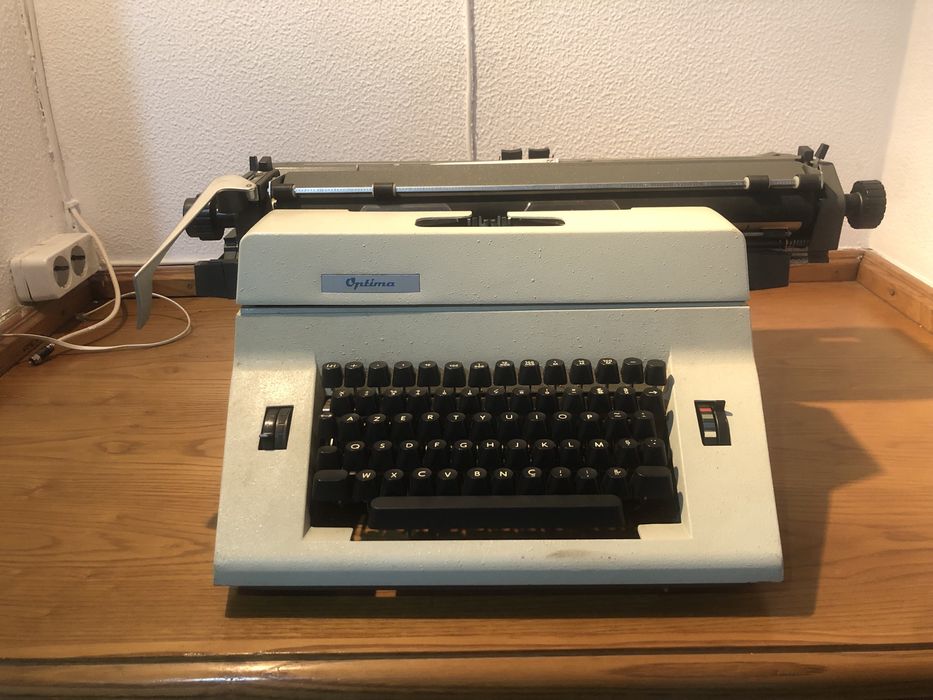 Máquina de escrever - Optima