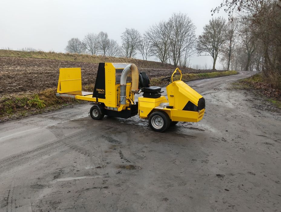 Ścielarka do słomy Samojezdna TWINCA Mighty  / rozrzutnik słomy spalin