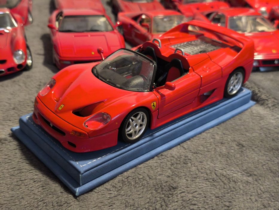 Ferrari F50 Roadster 1:18 by Bburago