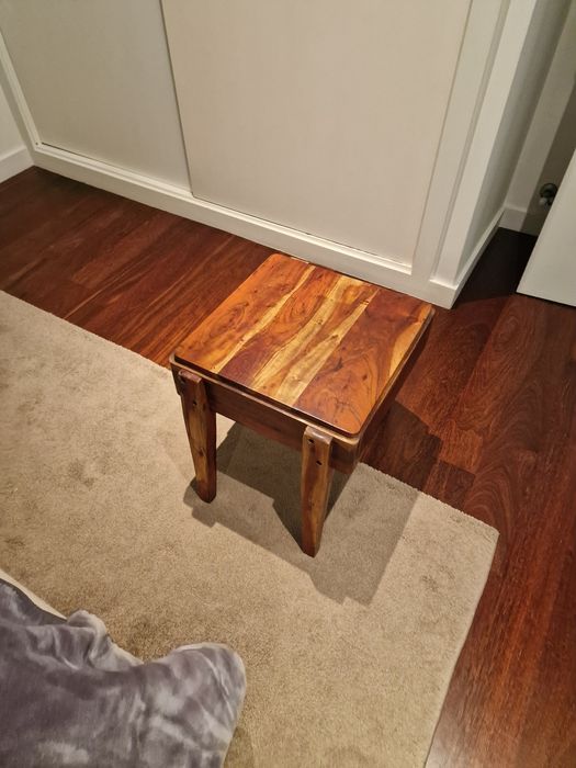 2 mesas de cabeceira da Area Store